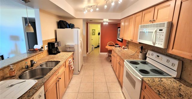 450 Egret Circle 9403, Delray Beach, FL 33444