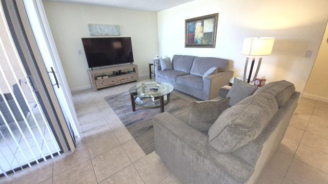 450 Egret Circle 9403, Delray Beach, FL 33444