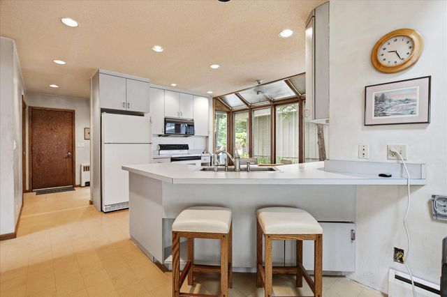 5510 Maple Heights Road, Excelsior, MN 55331
