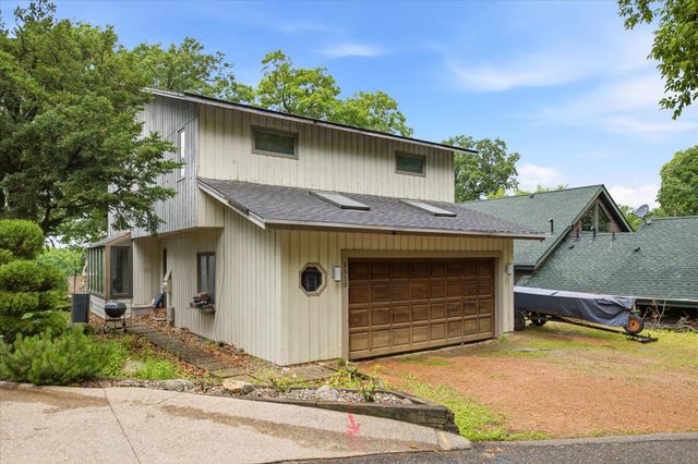 5510 Maple Heights Road, Excelsior, MN 55331