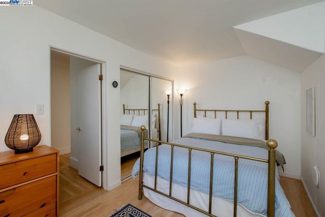 2000 Clinton Ave, Alameda, CA 94501