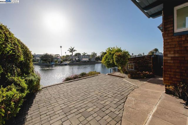 2000 Clinton Ave, Alameda, CA 94501