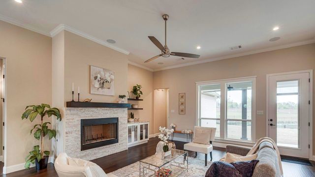 129 Old Bridge Road, Waxahachie, TX 75165