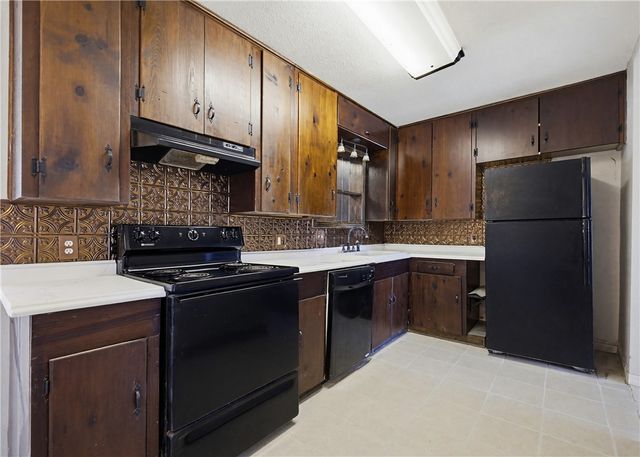 617 S Vista Dr, Sandia, TX 78383