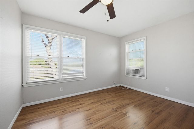 617 S Vista Dr, Sandia, TX 78383