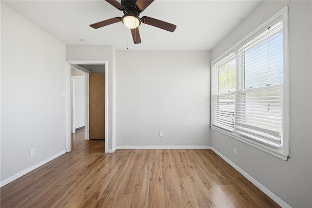 617 S Vista Dr, Sandia, TX 78383