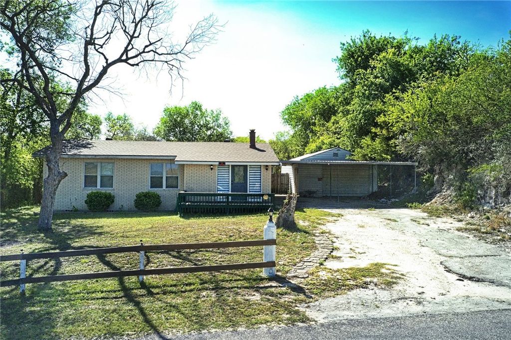 617 S Vista Dr, Sandia, TX 78383