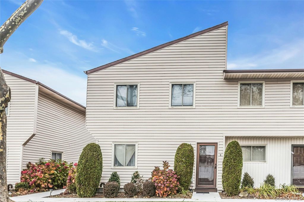 650 Newbridge Road 9, East Meadow, NY 11554