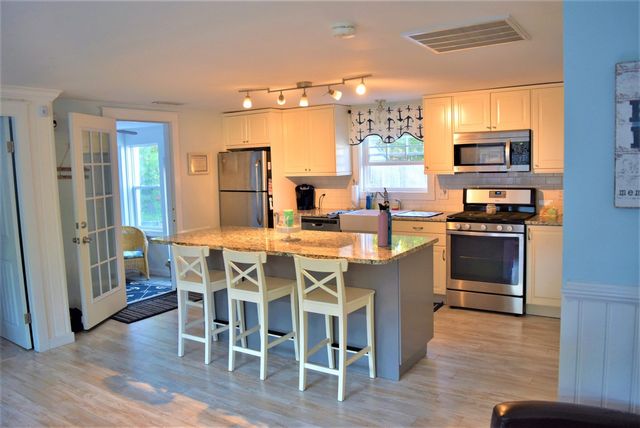 167 Breezy Point Rd 0, Yarmouth, MA 02664