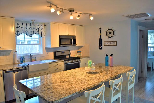 167 Breezy Point Rd 0, Yarmouth, MA 02664