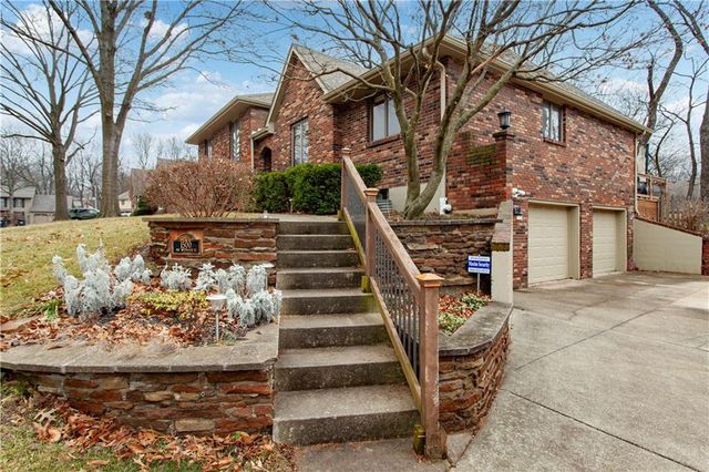 1500 NW Wildwood Drive, Blue Springs, MO 64015