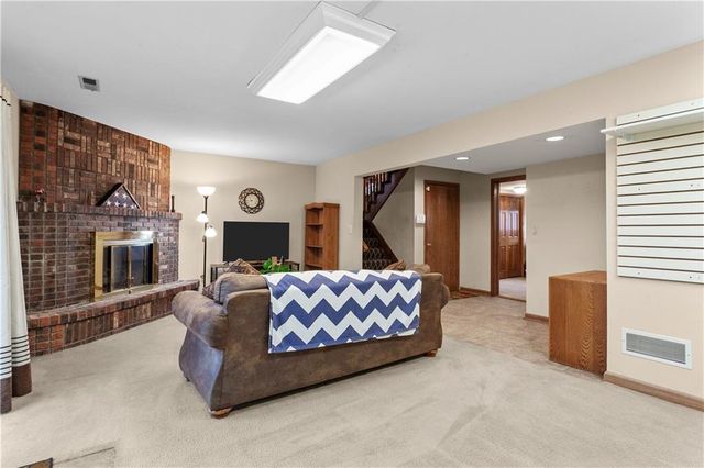 1500 NW Wildwood Drive, Blue Springs, MO 64015