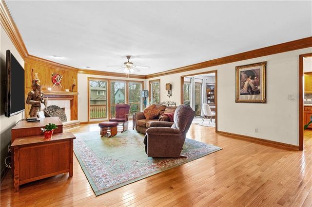 1500 NW Wildwood Drive, Blue Springs, MO 64015