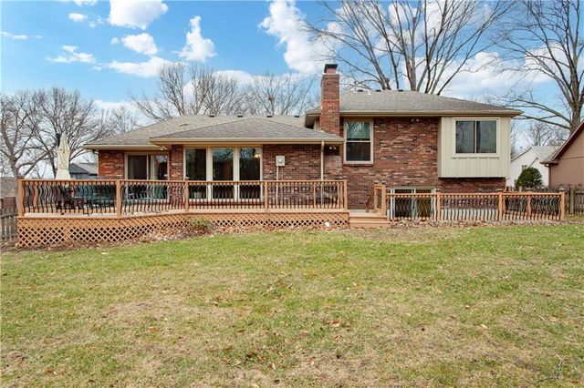 1500 NW Wildwood Drive, Blue Springs, MO 64015