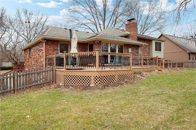 1500 NW Wildwood Drive, Blue Springs, MO 64015