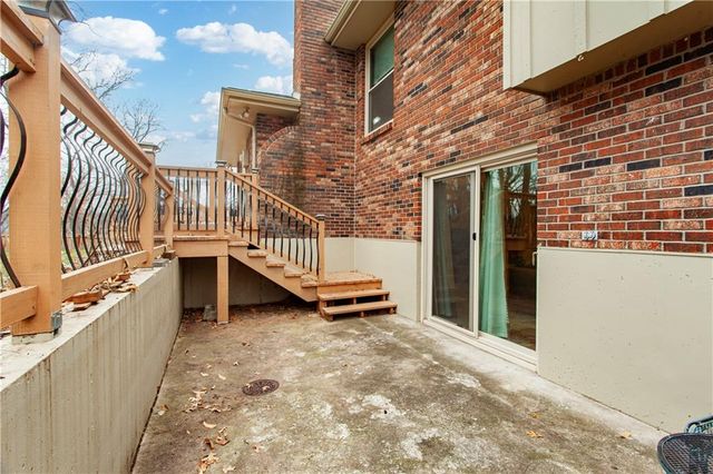 1500 NW Wildwood Drive, Blue Springs, MO 64015