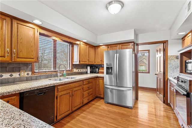 1500 NW Wildwood Drive, Blue Springs, MO 64015