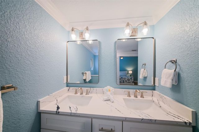324 64TH STREET, Holmes Beach, FL 34217