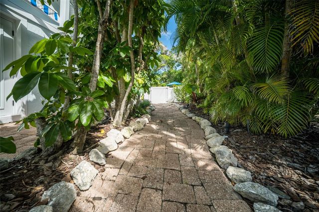 324 64TH STREET, Holmes Beach, FL 34217
