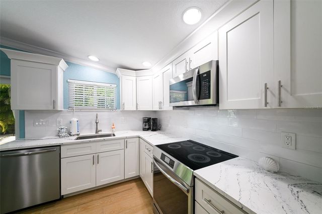 324 64TH STREET, Holmes Beach, FL 34217