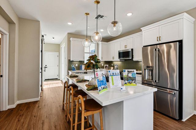 6401 Ventris Walk, Sacramento, CA 95823