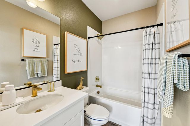 6401 Ventris Walk, Sacramento, CA 95823