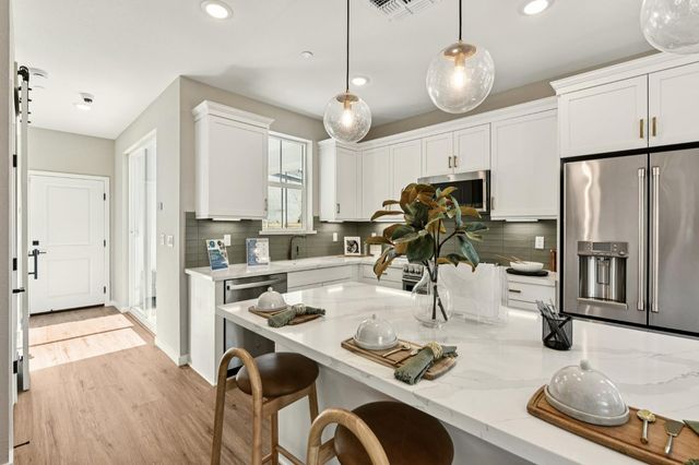 6401 Ventris Walk, Sacramento, CA 95823