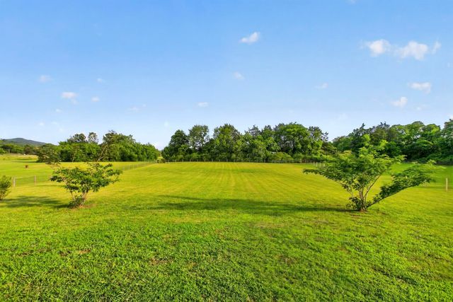 840 Eastover Rd, Lebanon, TN 37090