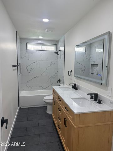 2836 E YUCCA Street, Phoenix, AZ 85028