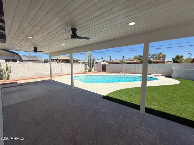2836 E YUCCA Street, Phoenix, AZ 85028