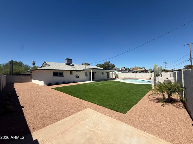 2836 E YUCCA Street, Phoenix, AZ 85028