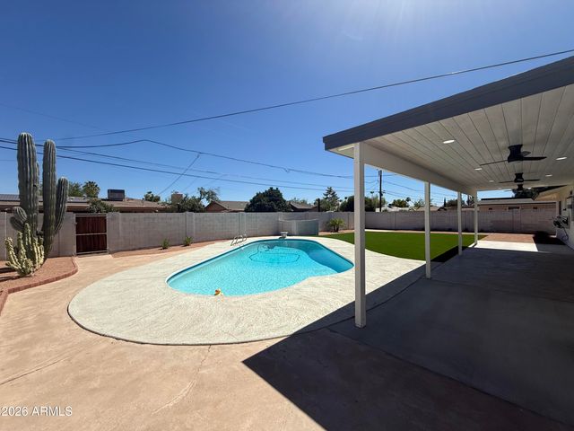 2836 E YUCCA Street, Phoenix, AZ 85028