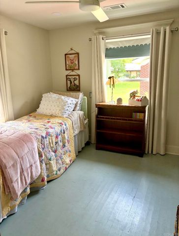 1615 Tyler Street, Conway, AR 72032
