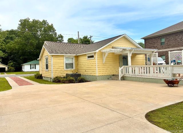 1615 Tyler Street, Conway, AR 72032