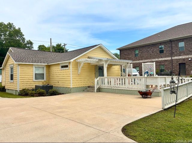 1615 Tyler Street, Conway, AR 72032