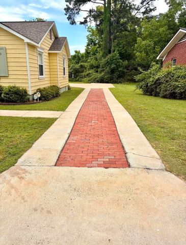 1615 Tyler Street, Conway, AR 72032
