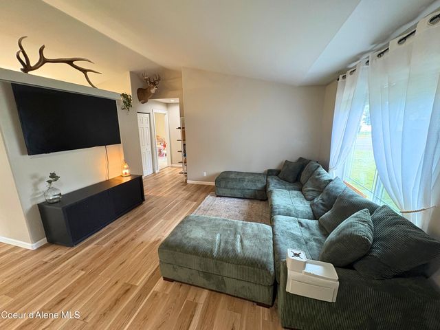 798 E Loch Maree DR, Hayden, ID 83835