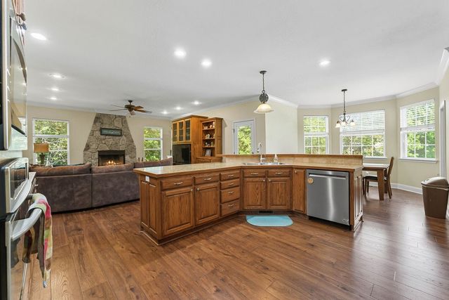 8181 Ozark Ridge Drive, Rogers, AR 72756