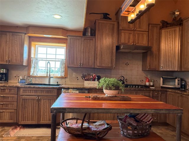 823 County Road 116, Comanche, TX 76442