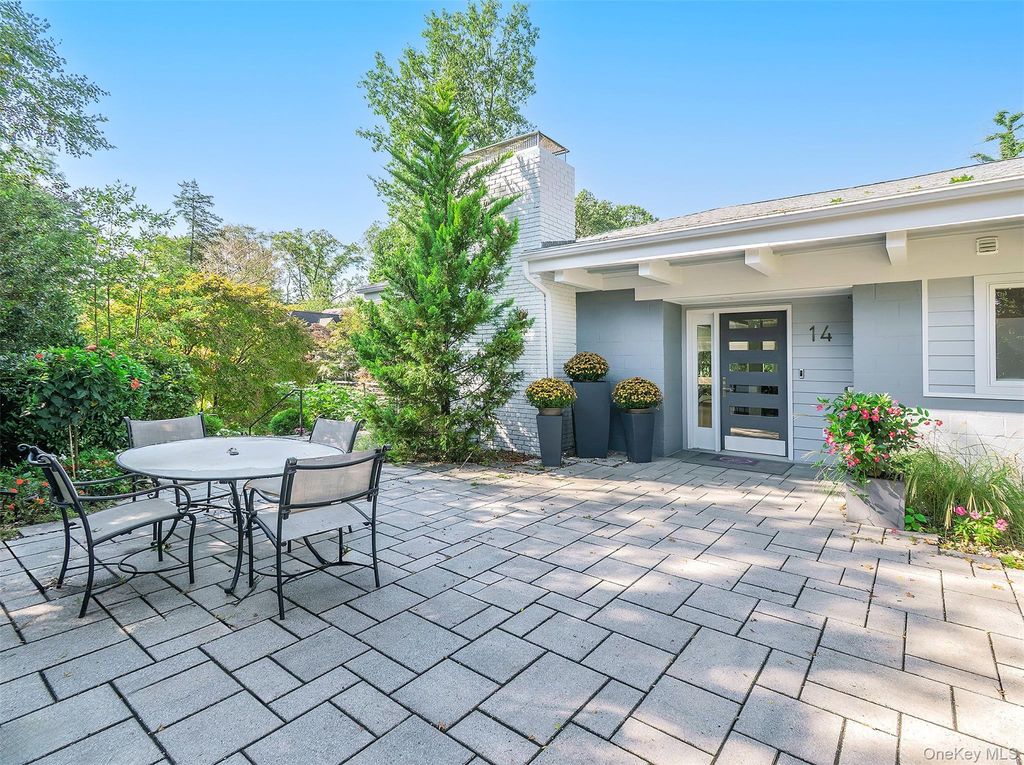 14 Highland Place, Sea Cliff, NY 11579 — photo 2
