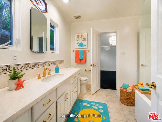 4645 Petit Avenue, Encino, CA 91436