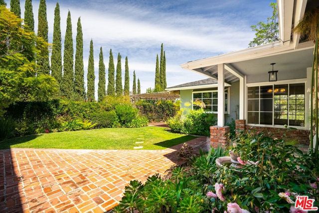 4645 Petit Avenue, Encino, CA 91436