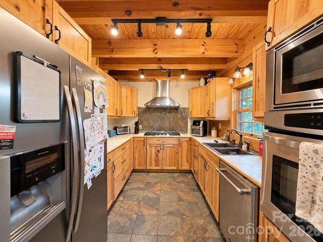 259 Travelers Rest Lane, Rutherfordton, NC 28139