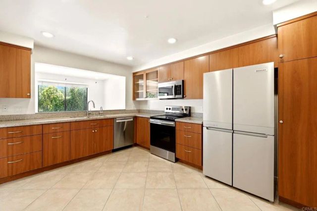 3038 Via Estrada, Carlsbad, CA 92009
