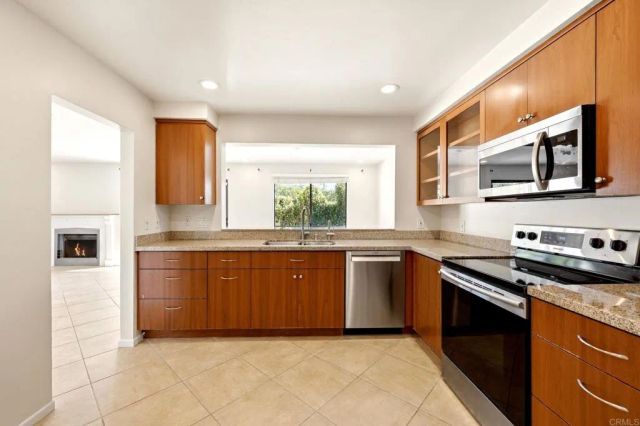 3038 Via Estrada, Carlsbad, CA 92009
