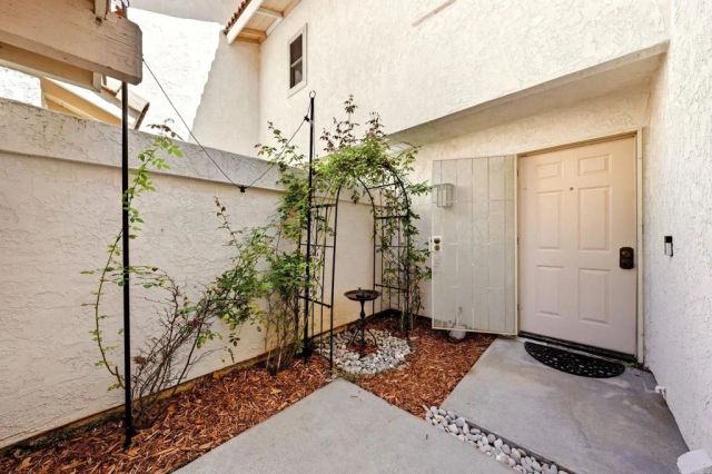 3038 Via Estrada, Carlsbad, CA 92009