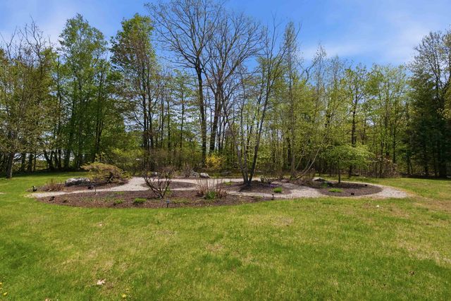 2671 Parade Road, Laconia, NH 03246