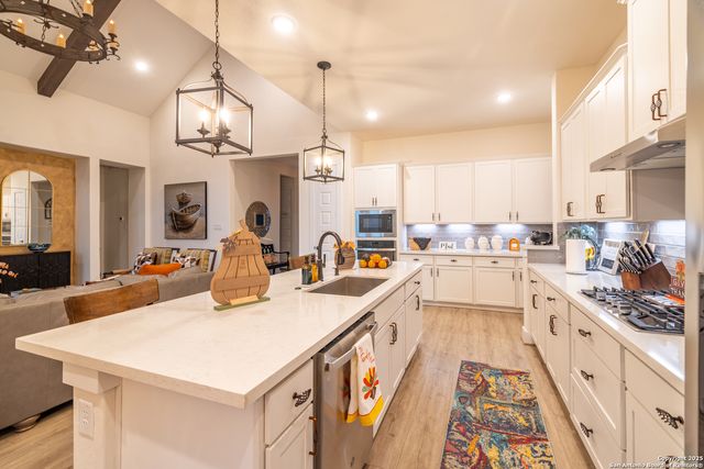 24814 resort, San Antonio, TX 78261