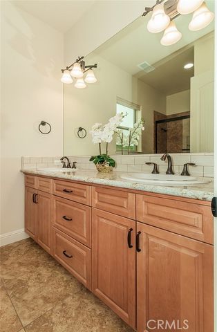 1562 N Empire Lane, Clovis, CA 93619