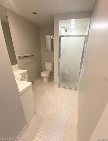 885 N Old Woodward Avenue 1, Birmingham, MI 48009